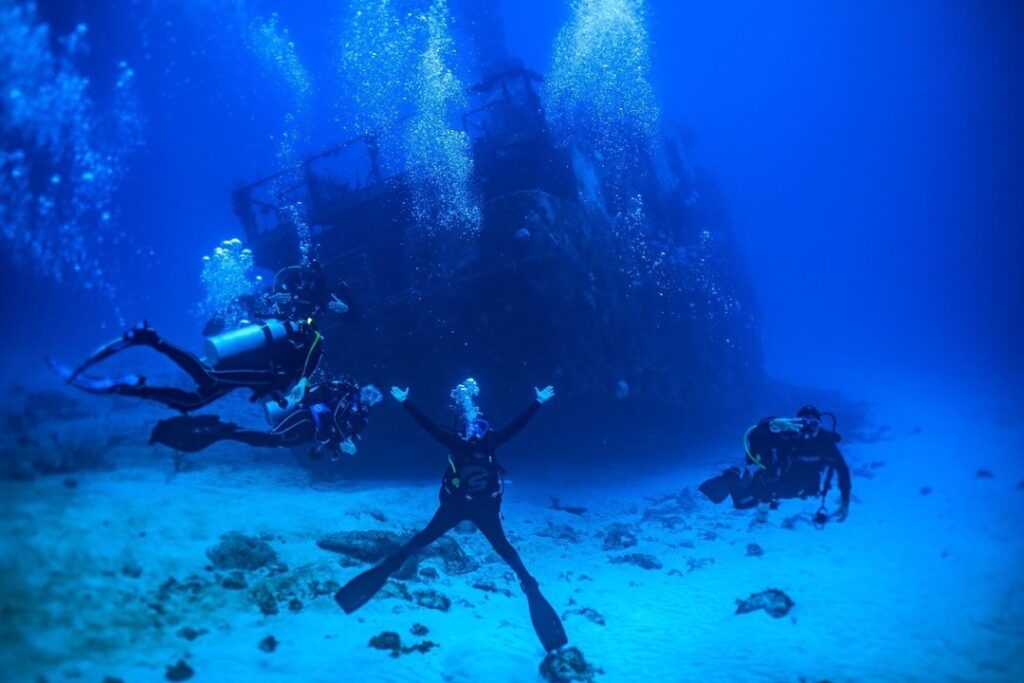 Divers practicing skills during an Open Water course